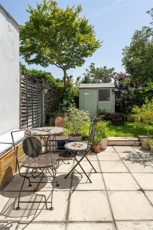 Property photo 3 of 24 Borthwick Road, E15