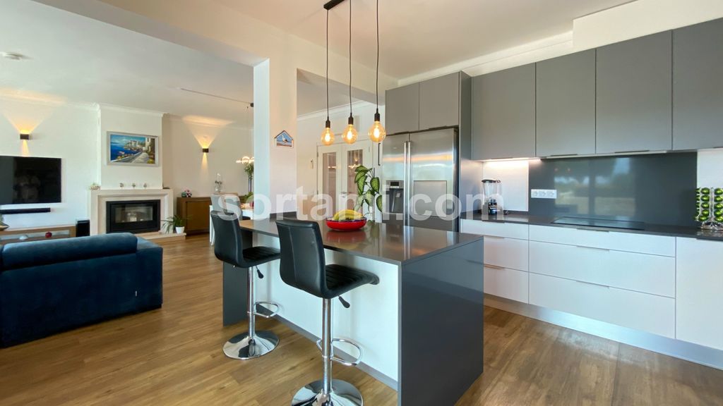 Property photo 3 of 55