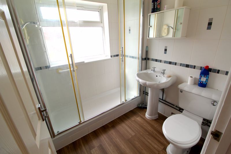 Property photo 3 of 7 Bathroom