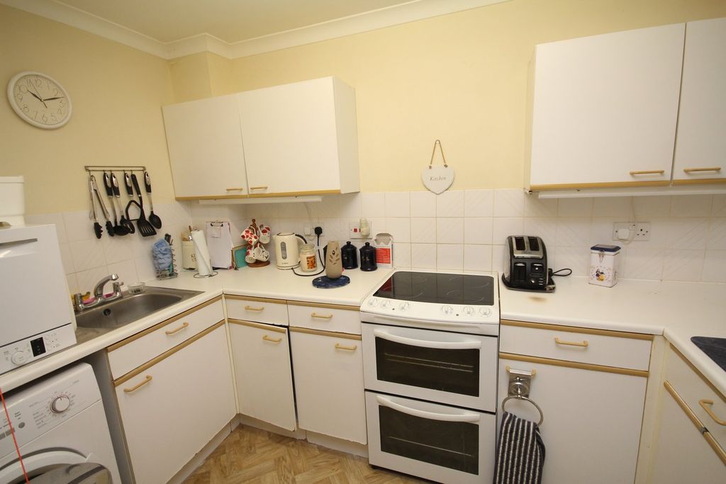 Property photo 2 of 12