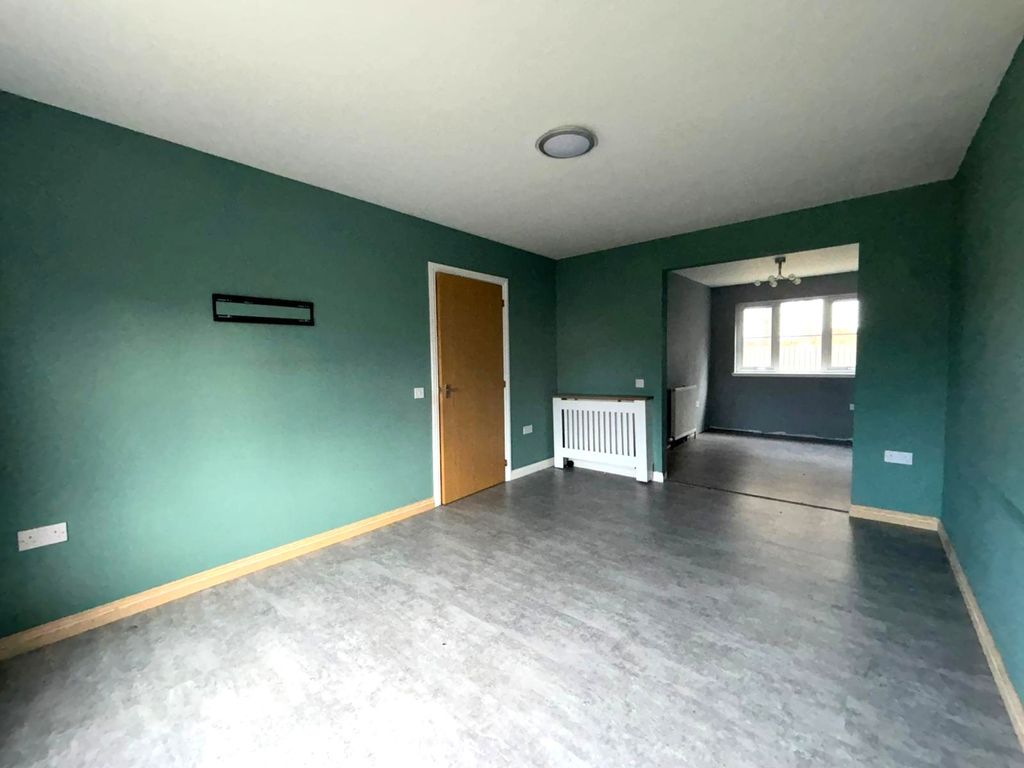 Property photo 3 of 11 3