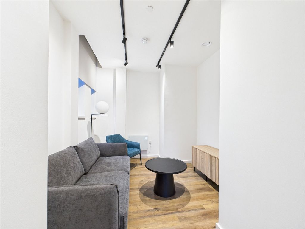 Property photo 3 of 6 Picture No. 11