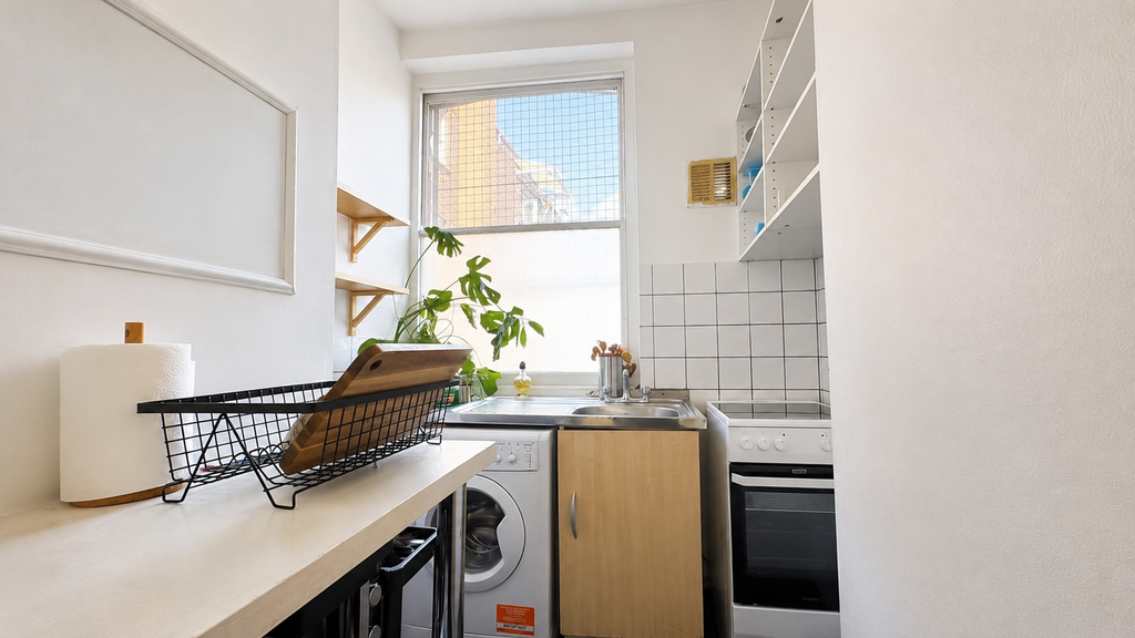 Property photo 2 of 7 Utility Room