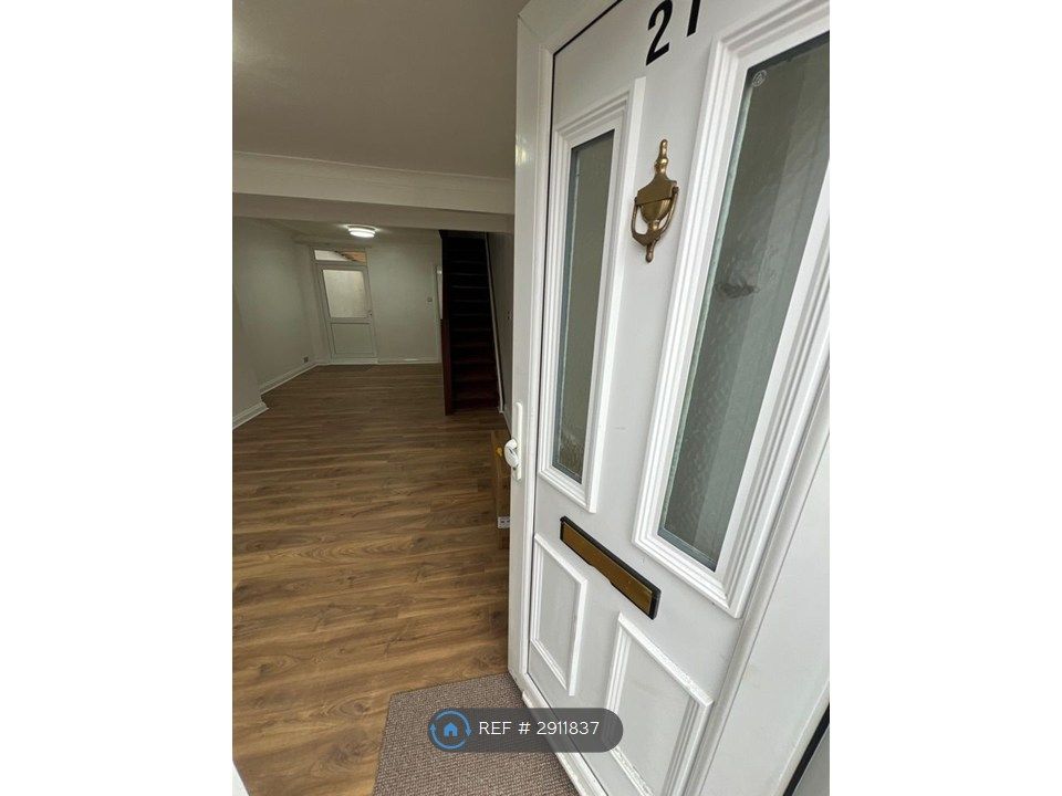 Property photo 2 of 13 Entrance / Reception Room
