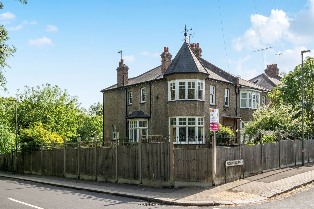Property photo 1 of 20