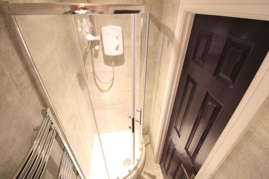 Property photo 2 of 7 En-Suite