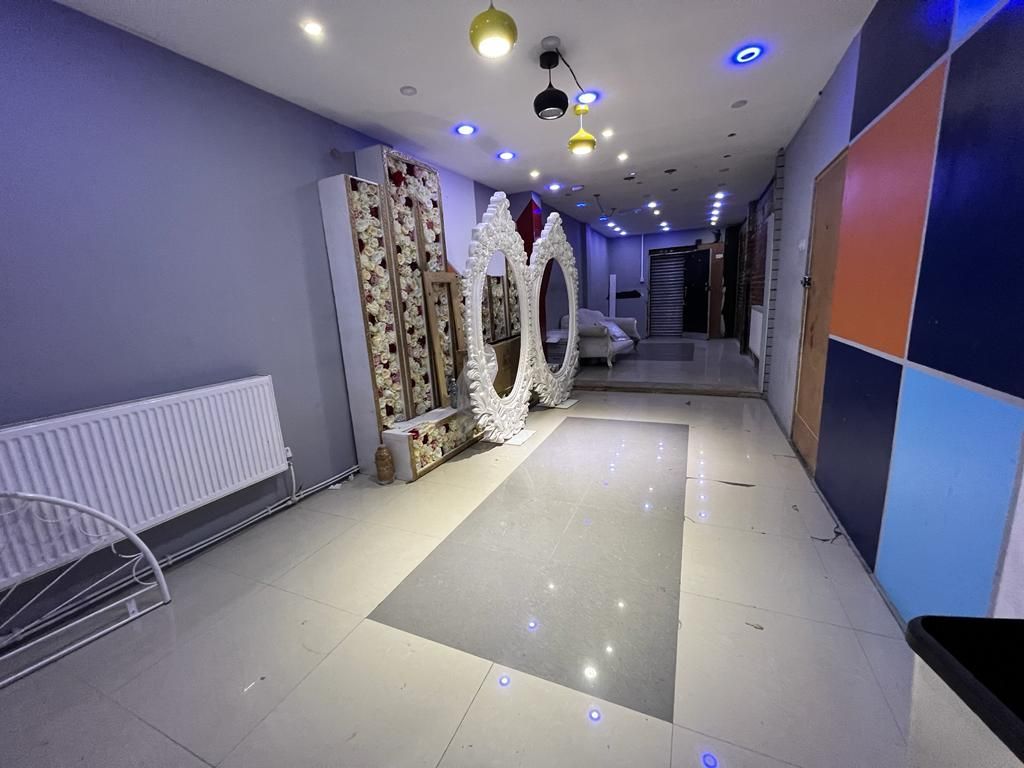 Property photo 1 of 4 Good Size Unit To Located Rear Of High Road Ilford - 1500 Pcm