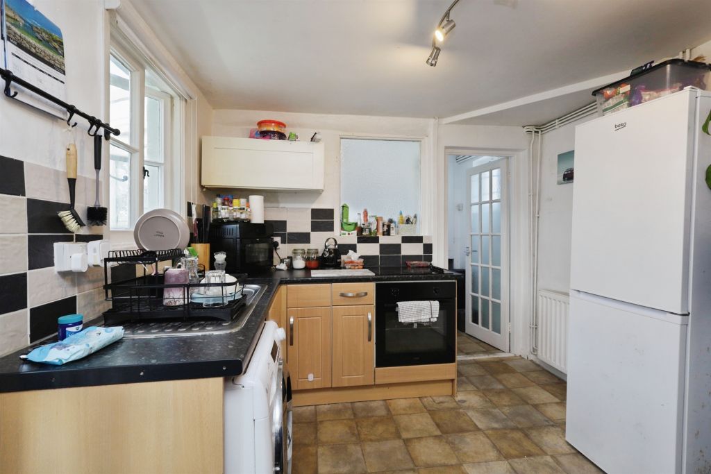 Property photo 3 of 11