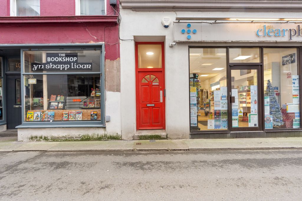 Property photo 1 of 18