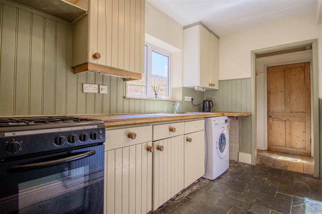 Property photo 3 of 25