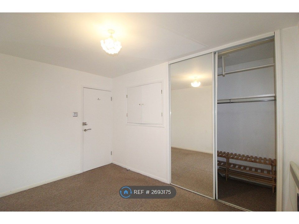 Property photo 3 of 17 Main Bedroom