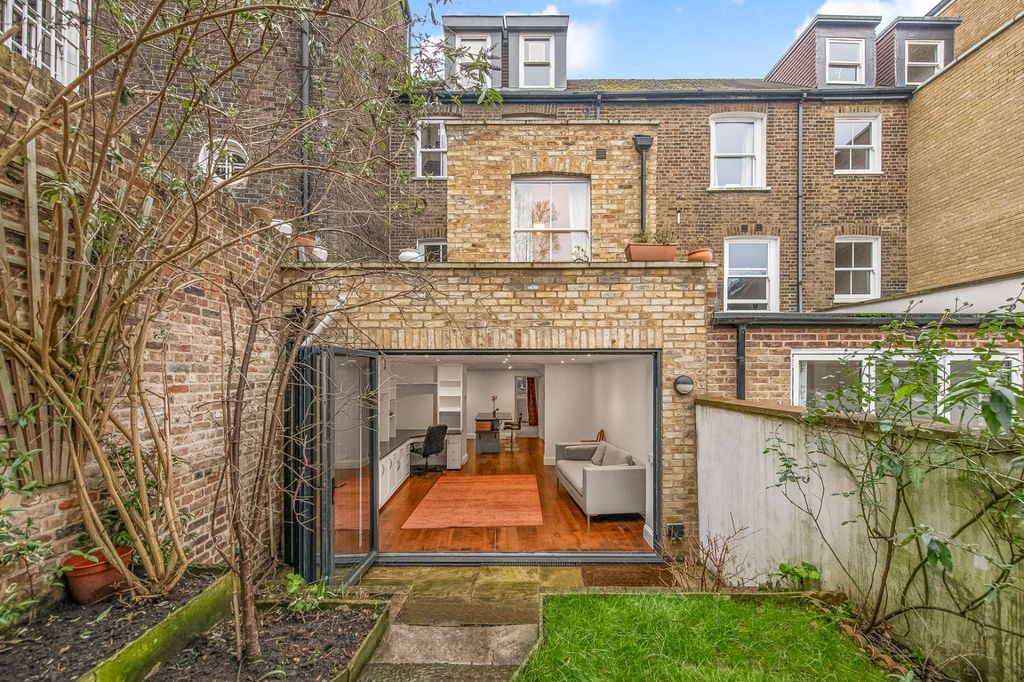 Property photo 2 of 16