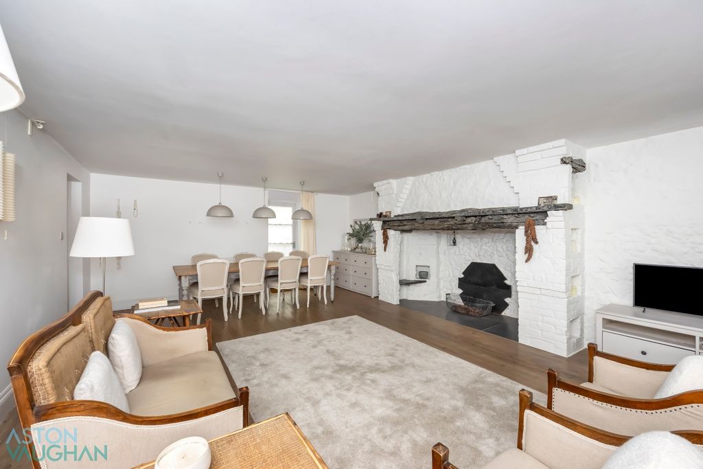 Property photo 2 of 24 4750312