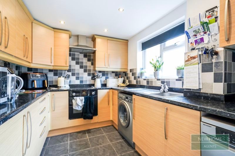 Property photo 2 of 16 Photo 11