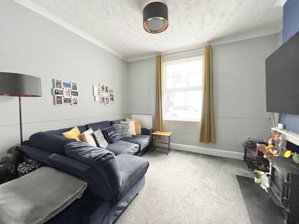 Property photo 3 of 21 Photo 2