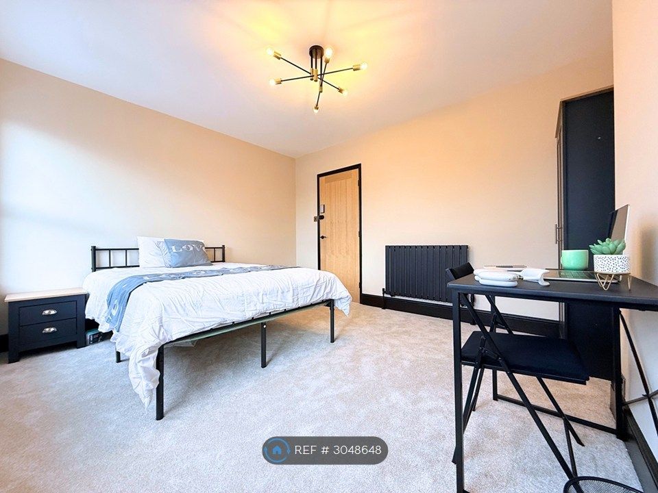 Property photo 3 of 35