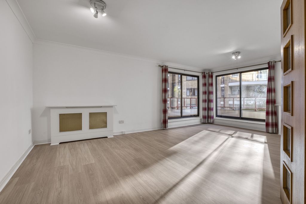 Property photo 2 of 38