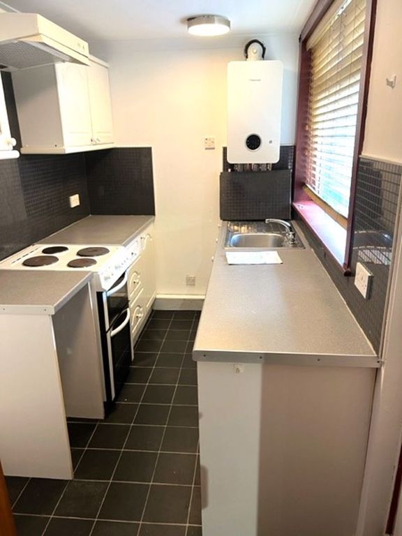 Property photo 3 of 6 Kitchen