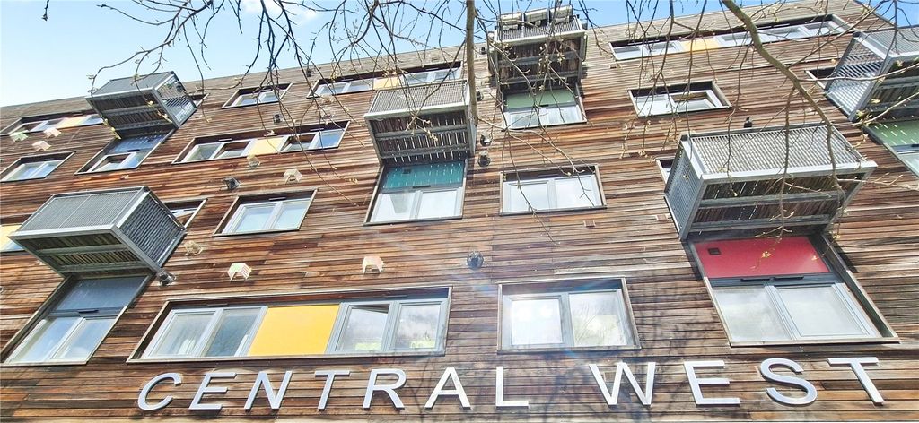 Property photo 1 of 10 Exterior