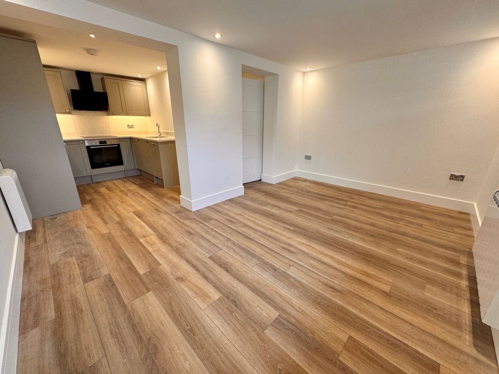 Property photo 2 of 16 Image