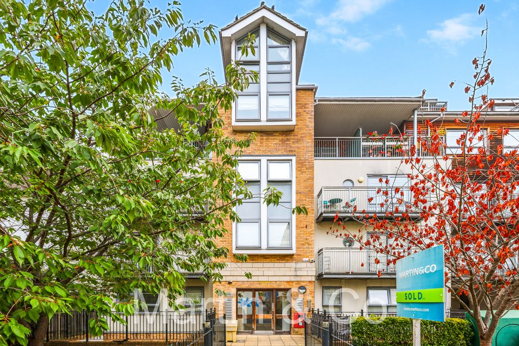 Property photo 3 of 14 1781988783 - 3 Dunedin Court, Sydenham Road, Cr0 -