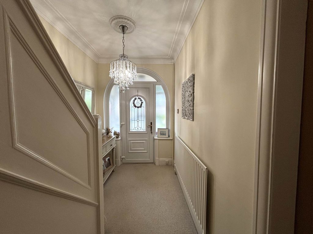 Property photo 2 of 29