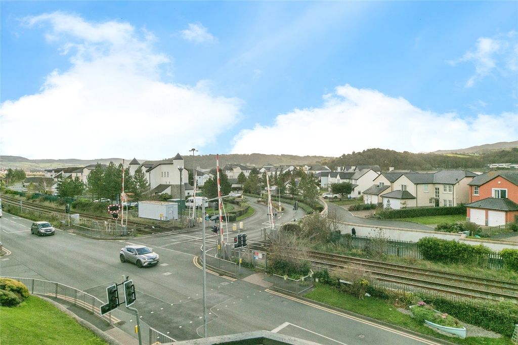Additional image 19 of 2 bed flat for saleLon Vardre, Deganwy, Conwy LL31