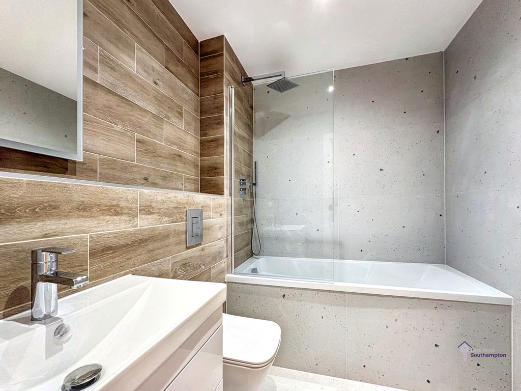 Property photo 1 of 4 Bathroom