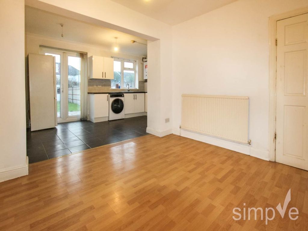 Property photo 3 of 10 Img_5935