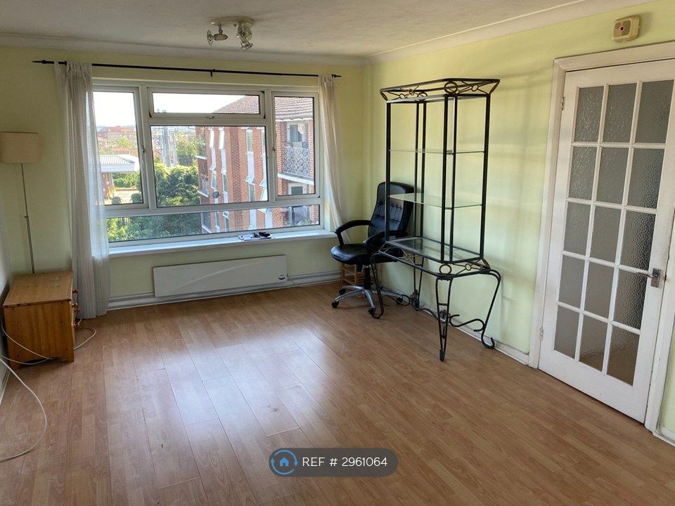Property photo 3 of 9