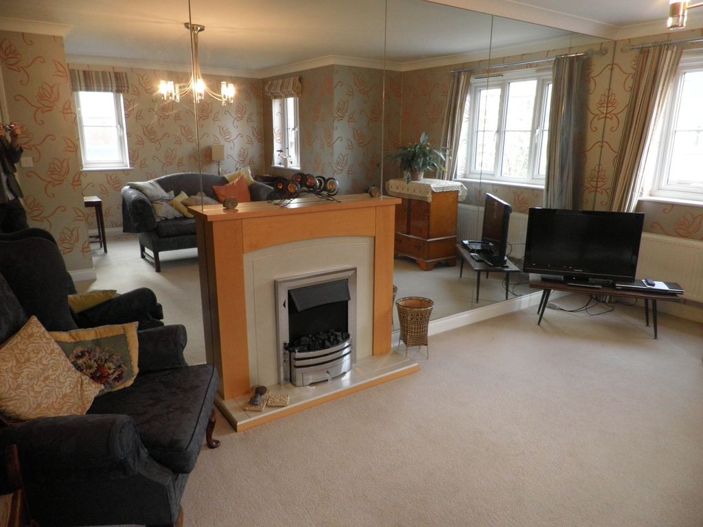 Property photo 2 of 12