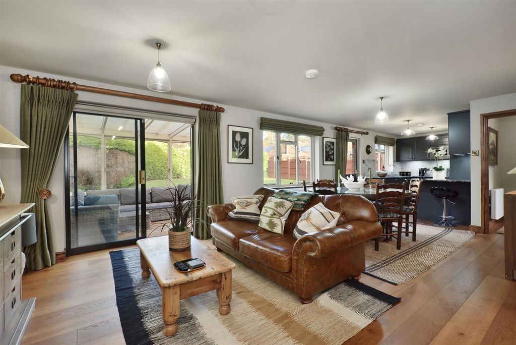 Property photo 2 of 23