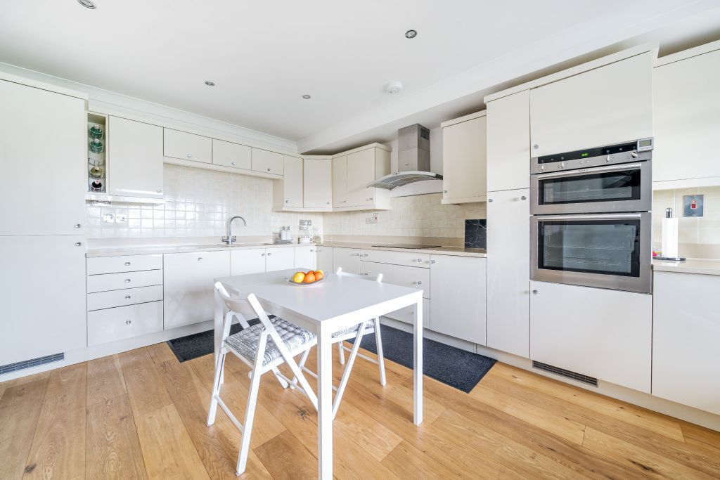 Additional image 6 of 2 bed flat for saleDouglas Avenue, Exmouth EX8