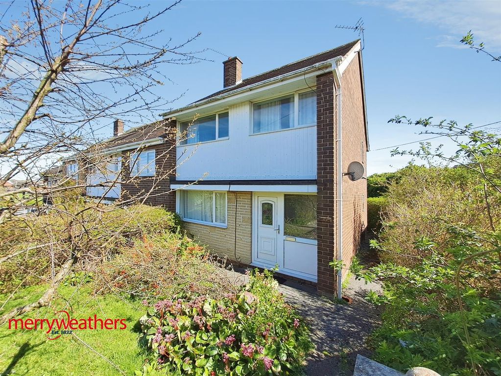 Property photo 1 of 7 Front