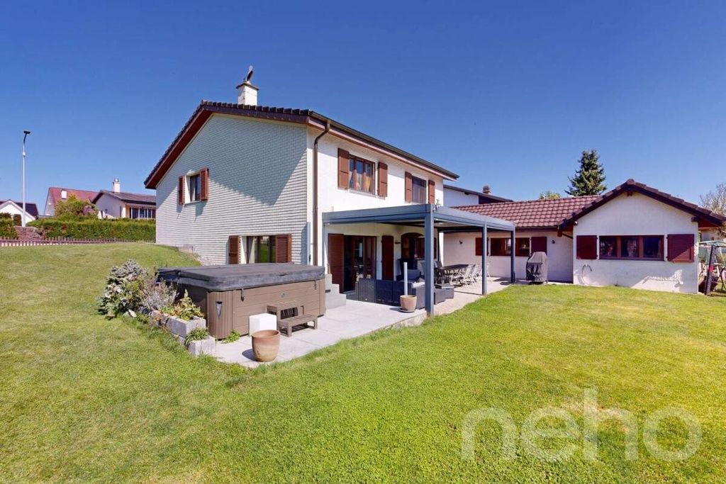 Property photo 3 of 12