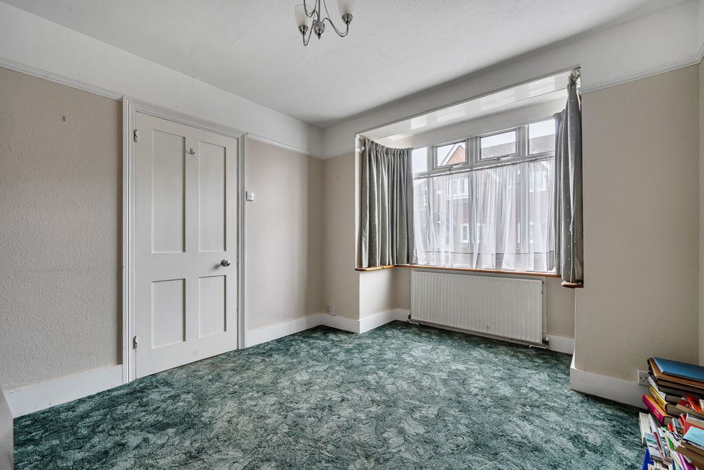 Property photo 2 of 19 1410442-11-699853...