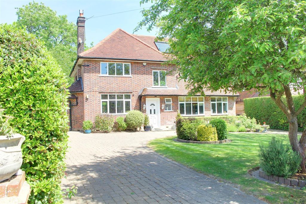 Additional image 22 of 5 bed detached house for saleMymms Drive, Brookmans Park AL9