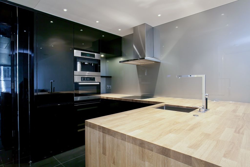 Property photo 2 of 12 Ksre_1205_Thehero...