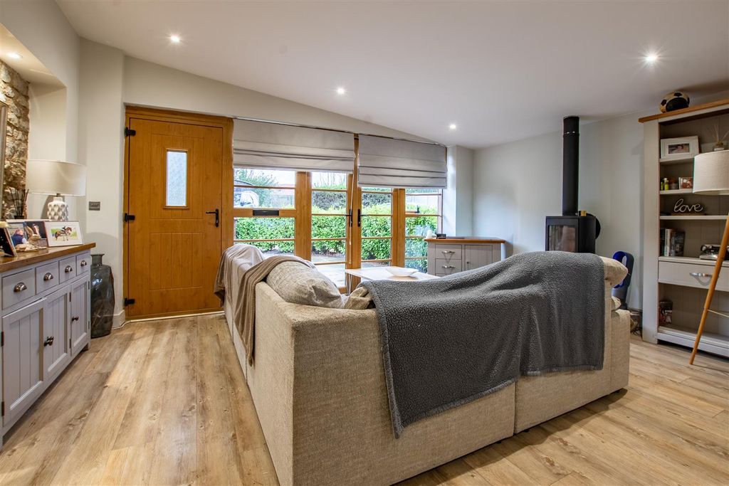 Property photo 3 of 28 Dsc_7995-Hdr.Jpg