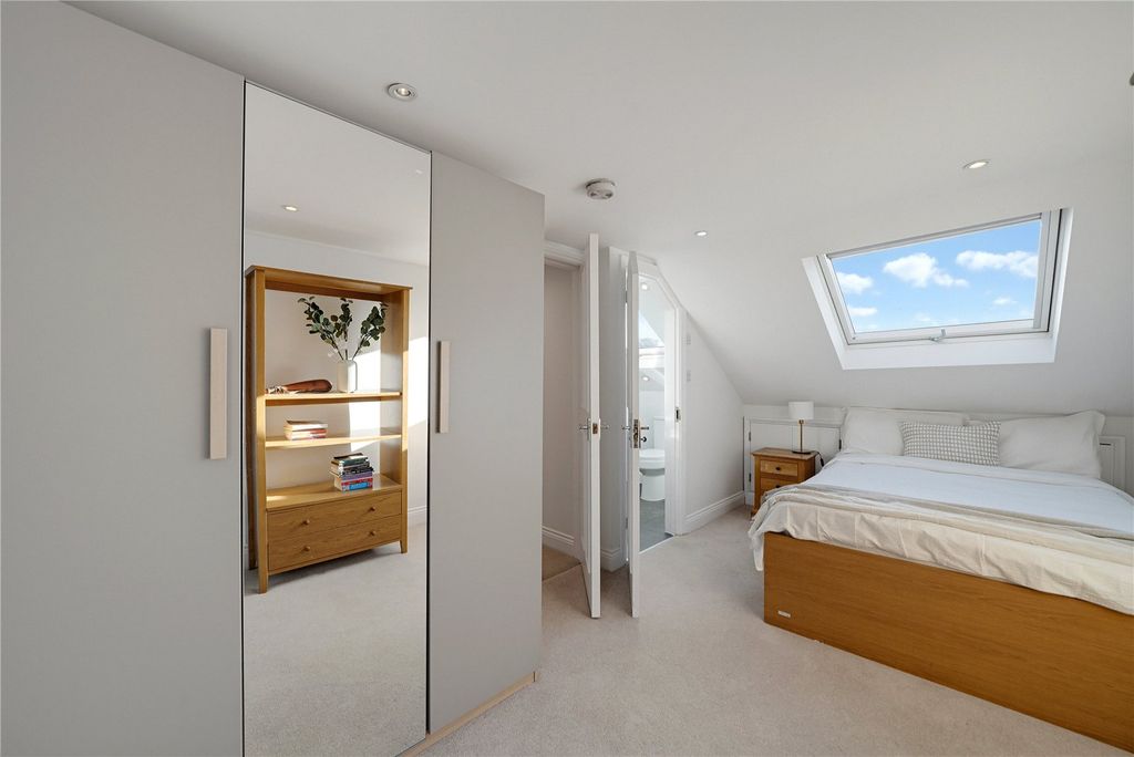 Property photo 2 of 10 Picture No. 21