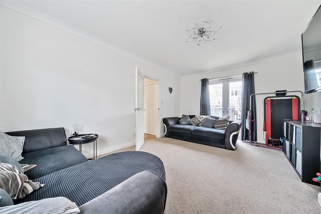 Property photo 3 of 16 1326844-15-6878cd673d8B8.Jpg