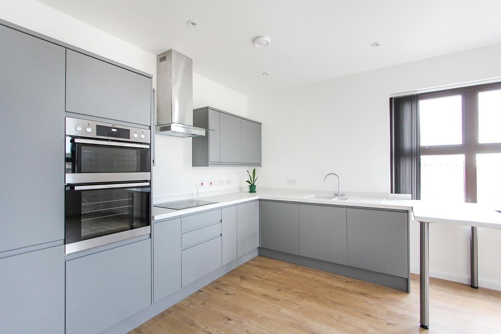 Property photo 2 of 14 Oystergate Apartments, Wraik Hill