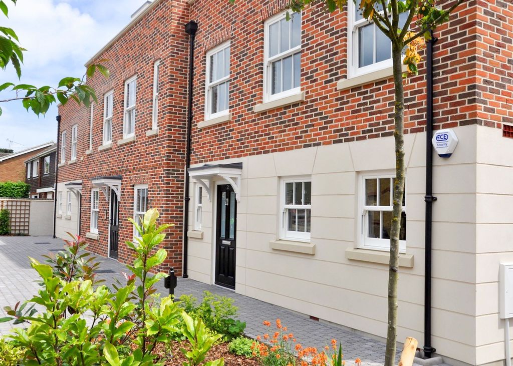 Additional image 22 of 2 bed flat for saleHemnall Street, Epping CM16