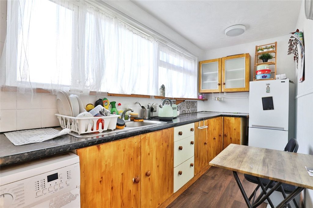 Property photo 2 of 18 Picture No. 14