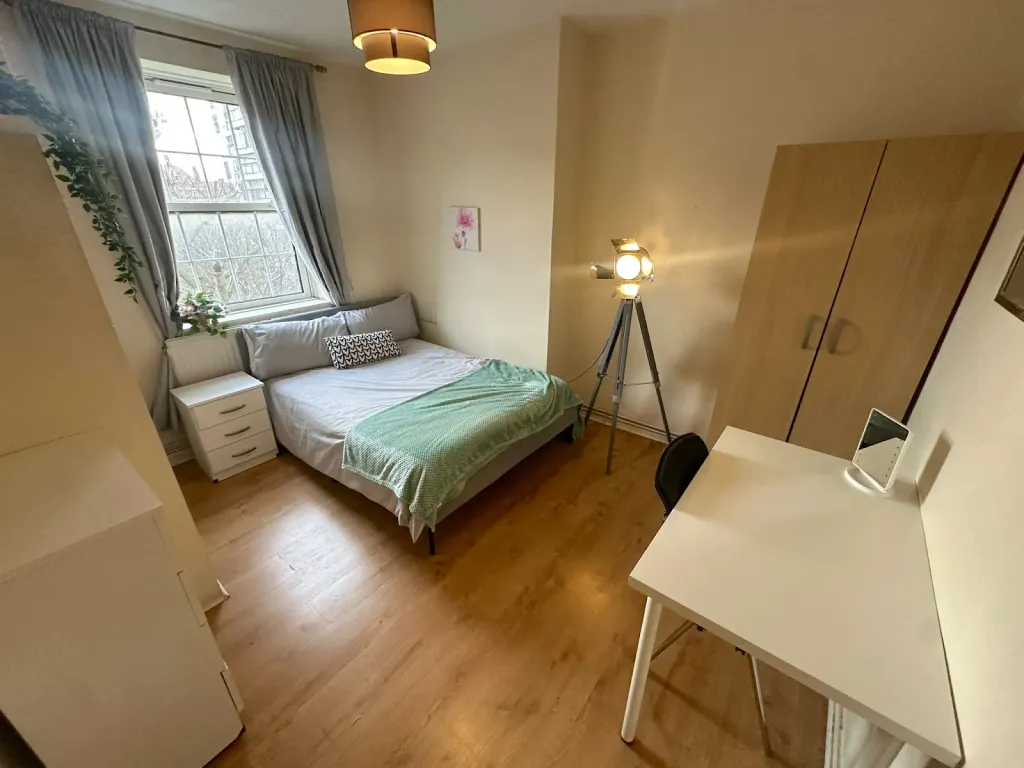 Property photo 2 of 8