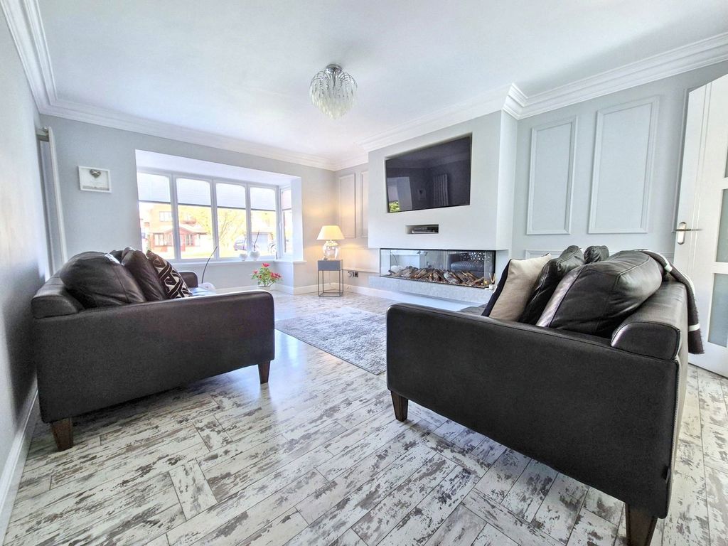 Property photo 2 of 39