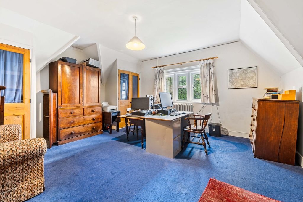 Additional image 16 of 5 bed property for saleShip Street, East Grinstead RH19