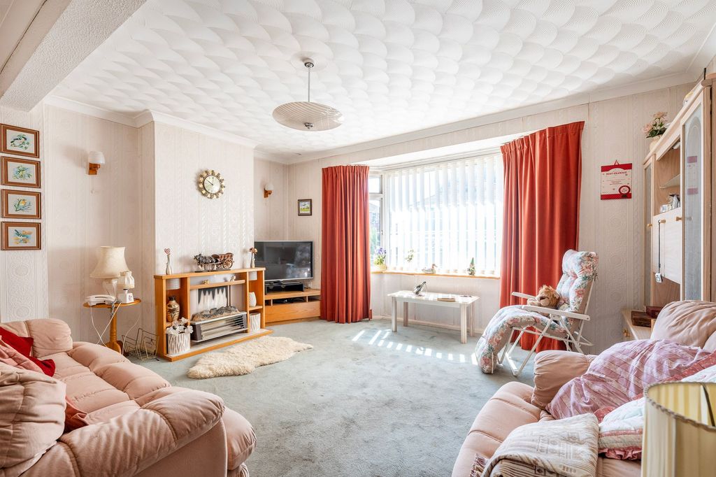 Property photo 3 of 23