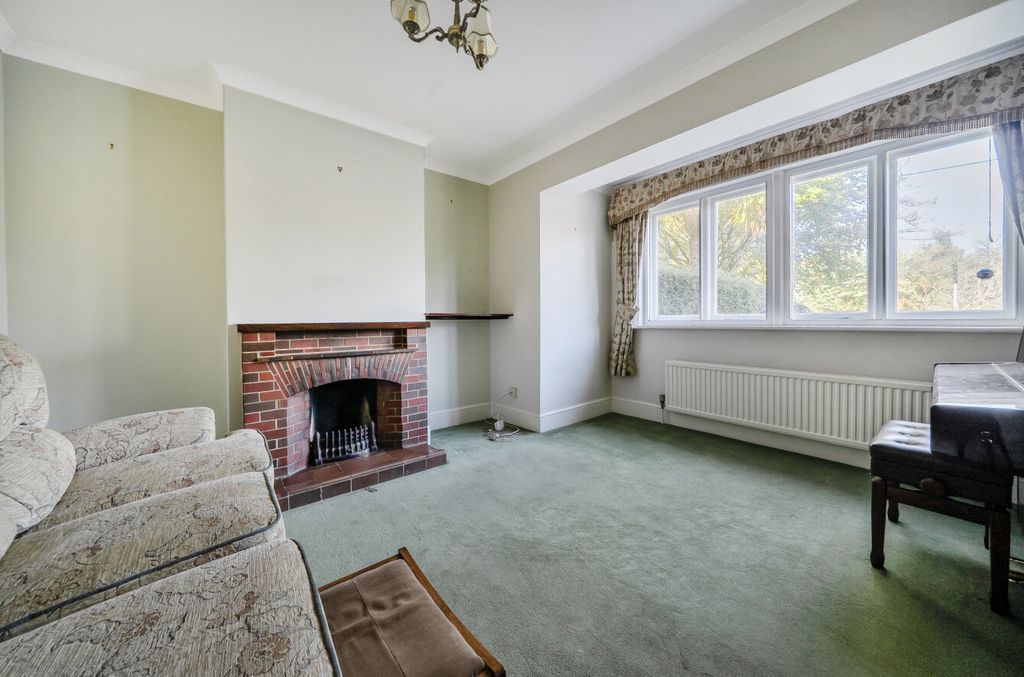 Property photo 2 of 23 1369290-19-68Fb7A...