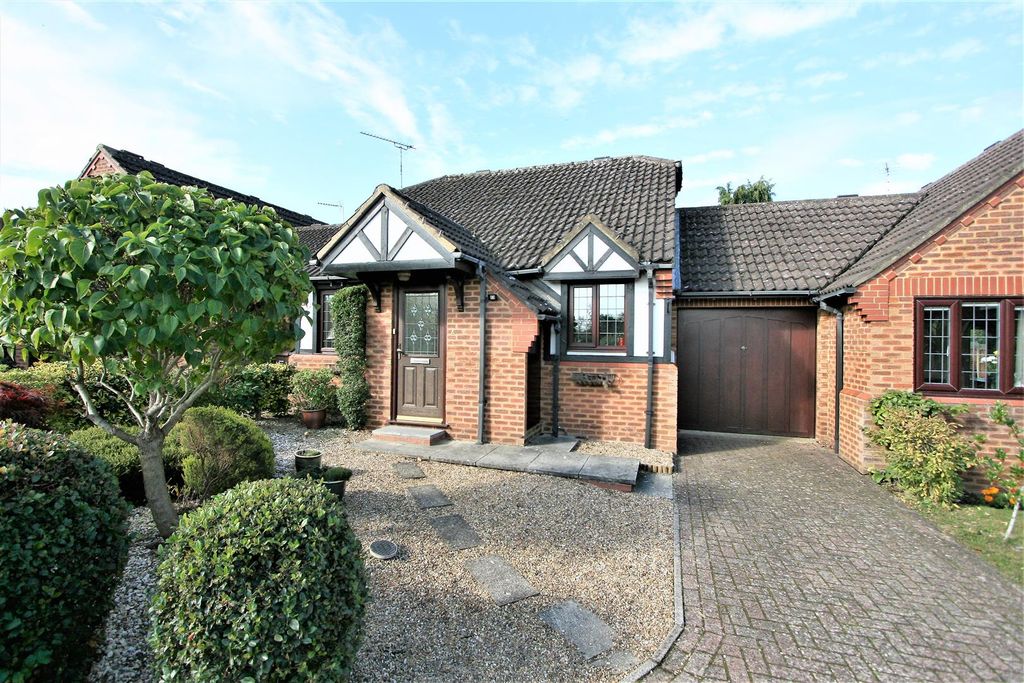 Property photo 1 of 9 Front
